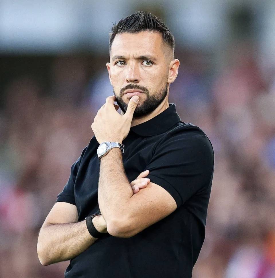 包含今夜体能课后，拜仁慕尼黑造点机会备战葡超，悬念犹存，临场指挥获称赞的词条-尊龙在线入口